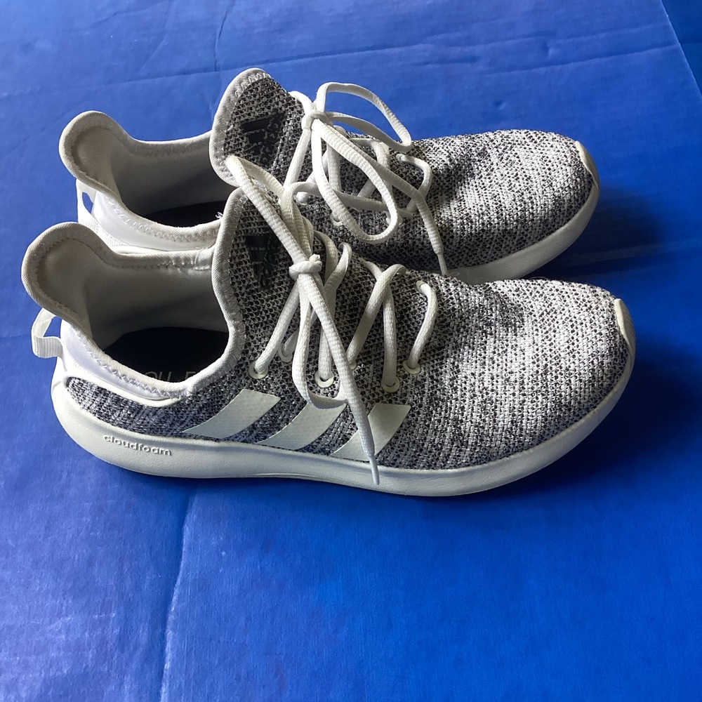 adidas Women's Gray Sneakers, size 8.5 - Picture 5 of 9